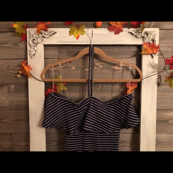 Off shoulder dress - Picture 2 of 4